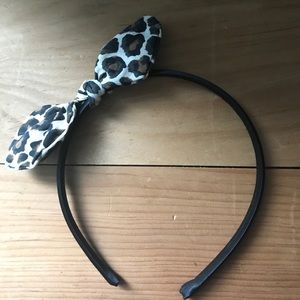 little girl’s headband